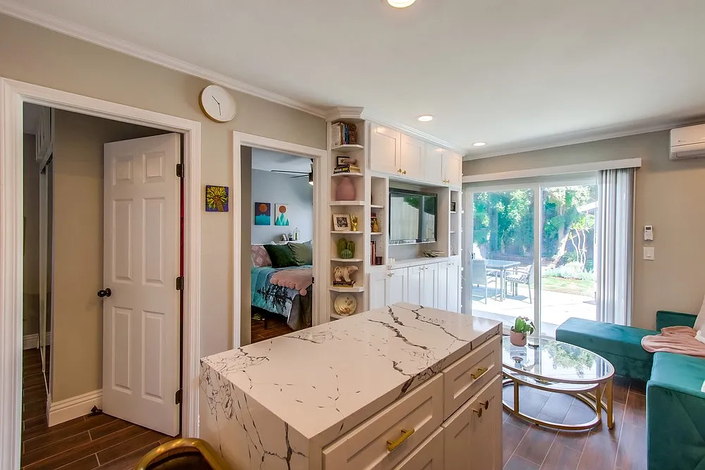 2 bed, 500 sqft, $2,550 — Photo 1