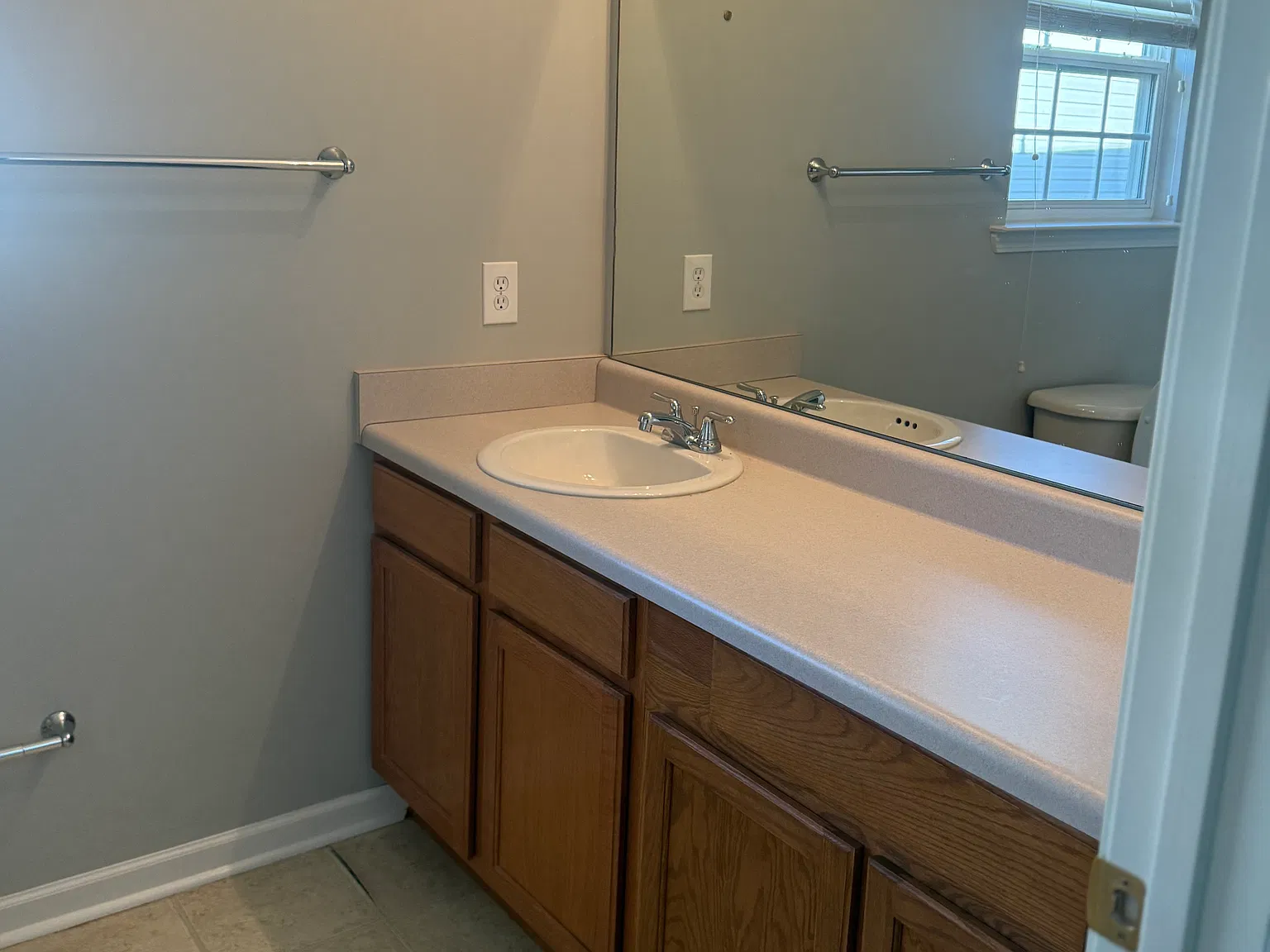 2 bed, 1237 sqft, $1,650 — Photo 3