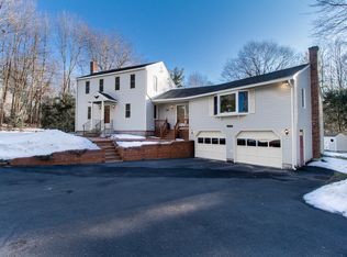 533 Barre Rd, Oakham, MA 01068