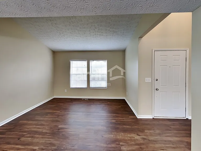 9255 Ruston Ln — Photo 7