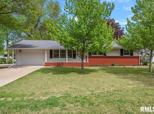 1222 5th St, Pawnee, IL 62558
