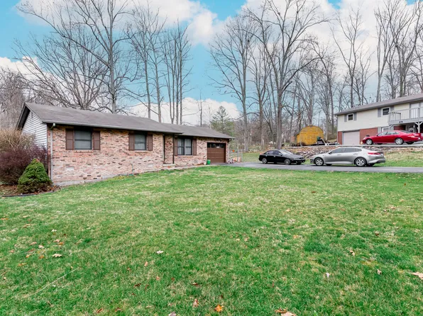 308 Oakridge Dr, North Vernon, IN 47265