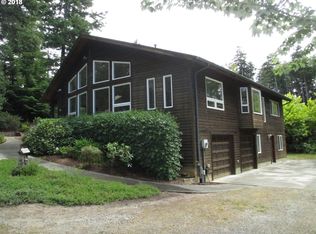 88422 Trout Pond Ln, Bandon, OR 97411