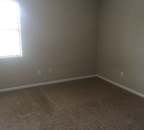 2nd image of 925C Brookhaven Dr
