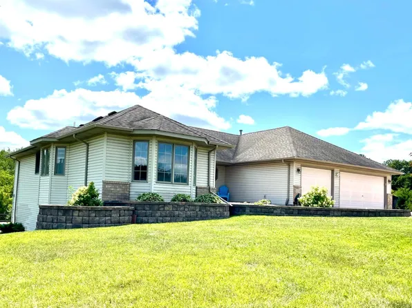 404 215th Ln NE, East Bethel, MN 55011