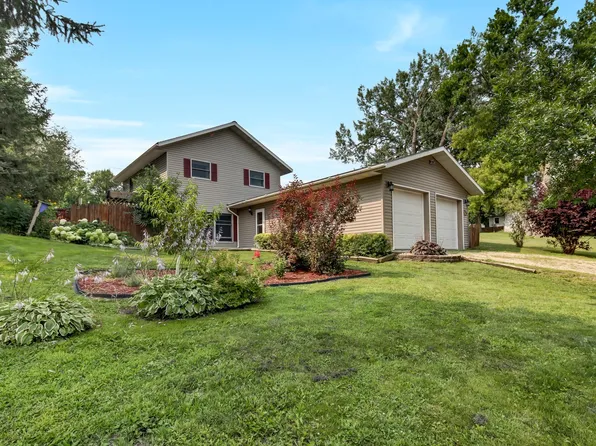 90 Vega Ave E, Cosmos, MN 56228