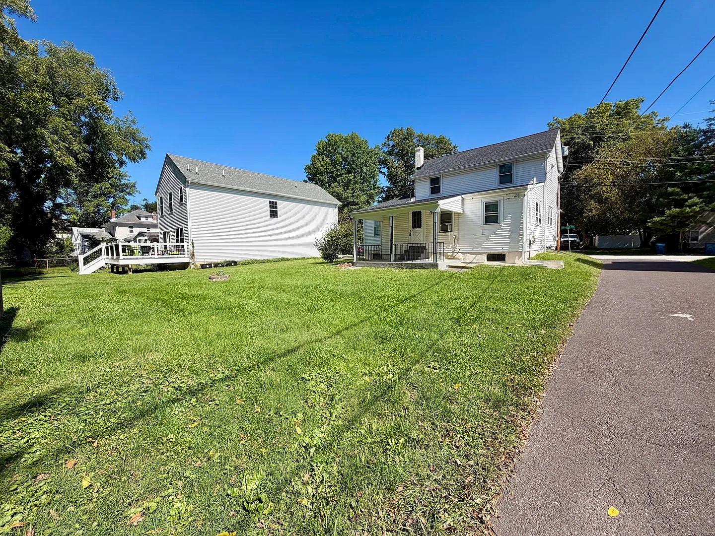 Stunning 3-Bedroom/1-Bathroom Home in Blue Bell Area. Available NOW! — Photo 3