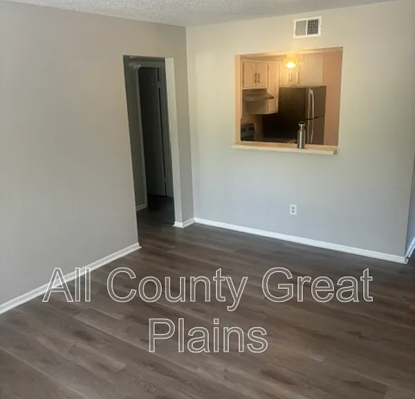 609 S Lakehurst Dr #B — Photo 3