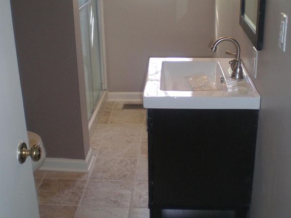3rd image of 1203 Highland Cir