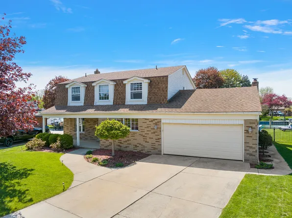 41611 Clairpointe St, Harrison Township, MI 48045