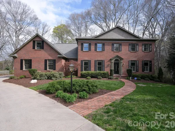 550 20th Avenue Ct NW, Hickory, NC 28601