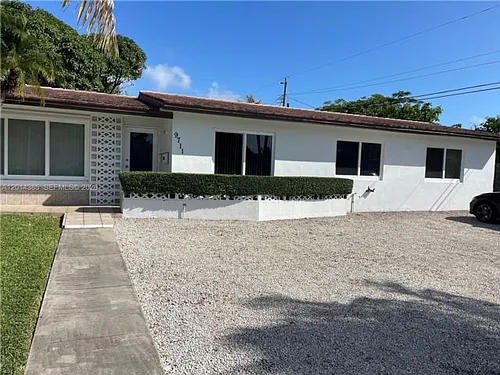 9711 SW 162nd St Photo 1