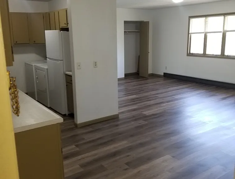 1112 Oakview Dr #6 — Photo 2