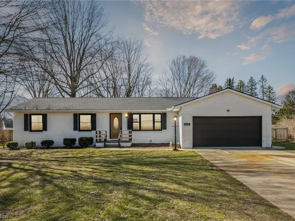 4458 Speedo Ln, Uniontown, OH 44685