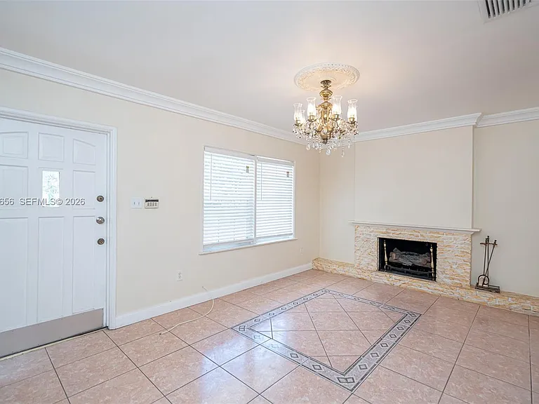 5613 Pierce St #2 — Photo 6