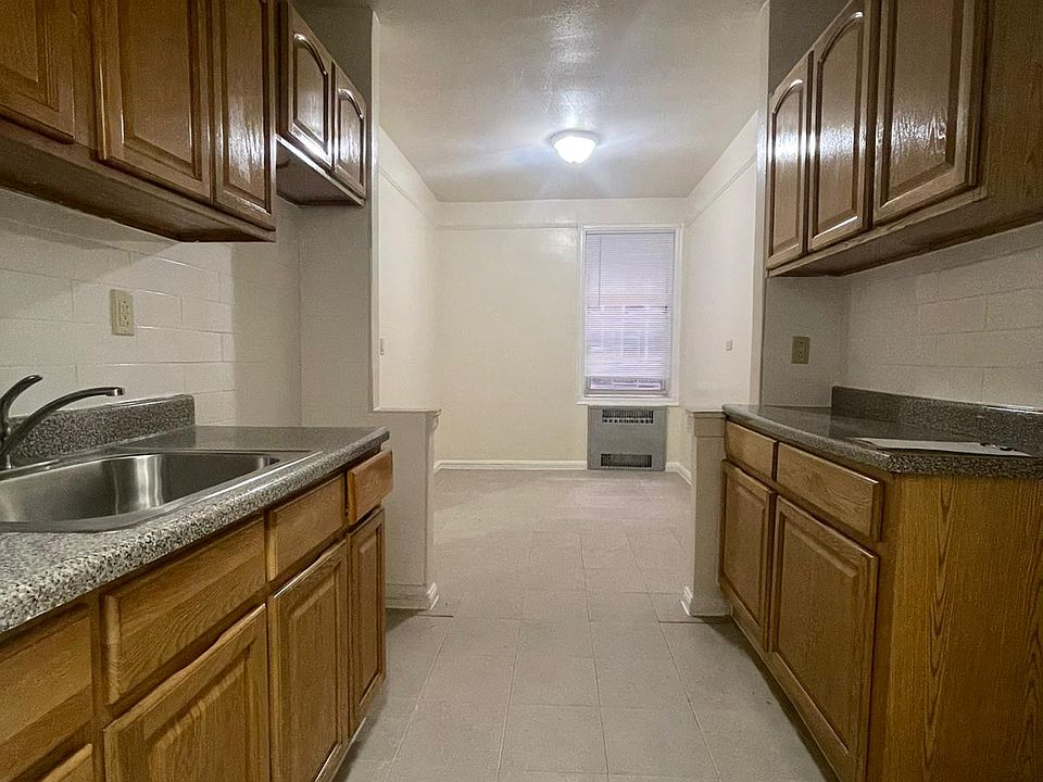 1st image of 130-25 Ash Ave #51