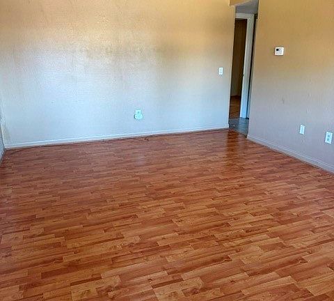 2nd image of 1518 Border Ave Unit B