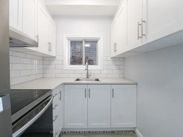 199 Augusta Ave, Toronto, ON