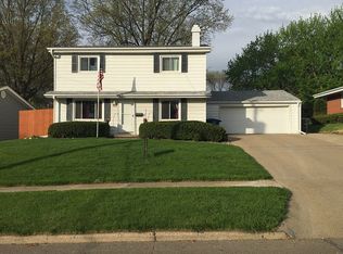 2620 Sherwood Dr, Des Moines, IA 50310