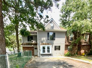 19 Noble Rd, Sicklerville, NJ 08081