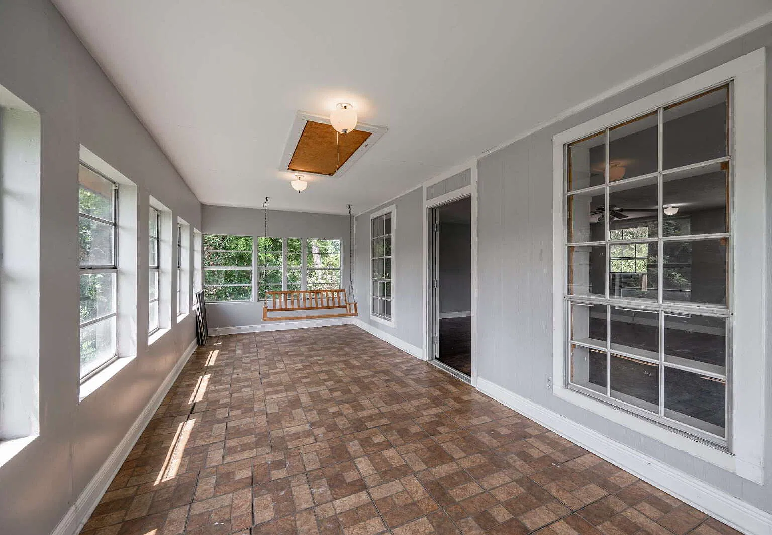 3 bed, 2.0 bath, 1813 sqft, $3,500 — Photo 2