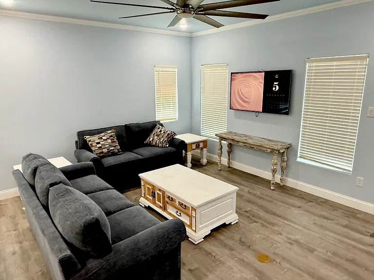 224 W Oaks Ave #B — Photo 7