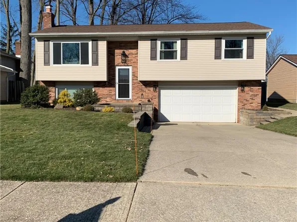 36575 Starboard Dr, Eastlake, OH 44095