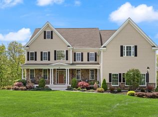 26 Connelly Hill Rd, Hopkinton, MA 01748