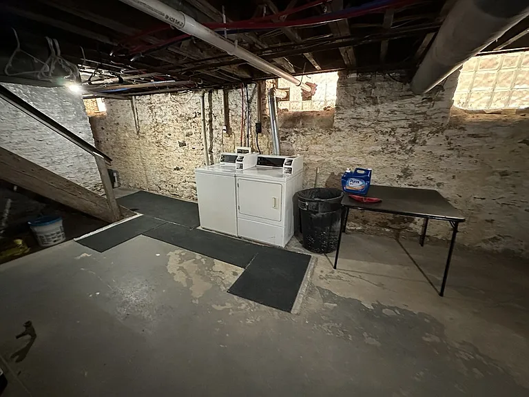 2153 Loth St #1 — Photo 9