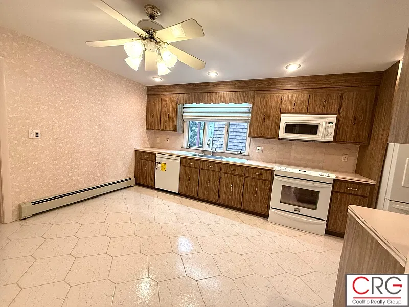 2 bed, 1100 sqft, $2,600 — Photo 3