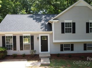 3140 Periwinkle Ct, Charlotte, NC 28269