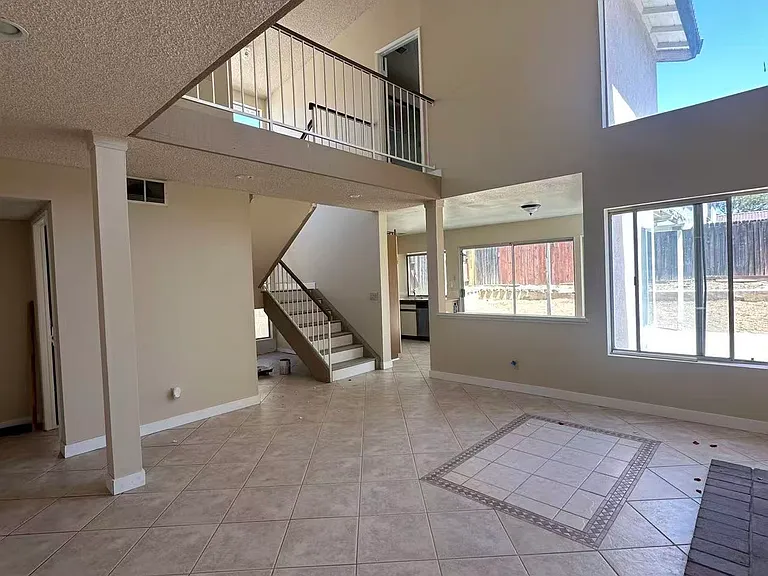 11110 Debra Way — Photo 2