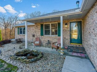 9056 Renken Rd, Staunton, IL 62088