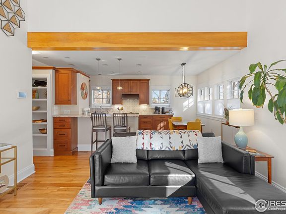 5th image of 1016 Katy Ln