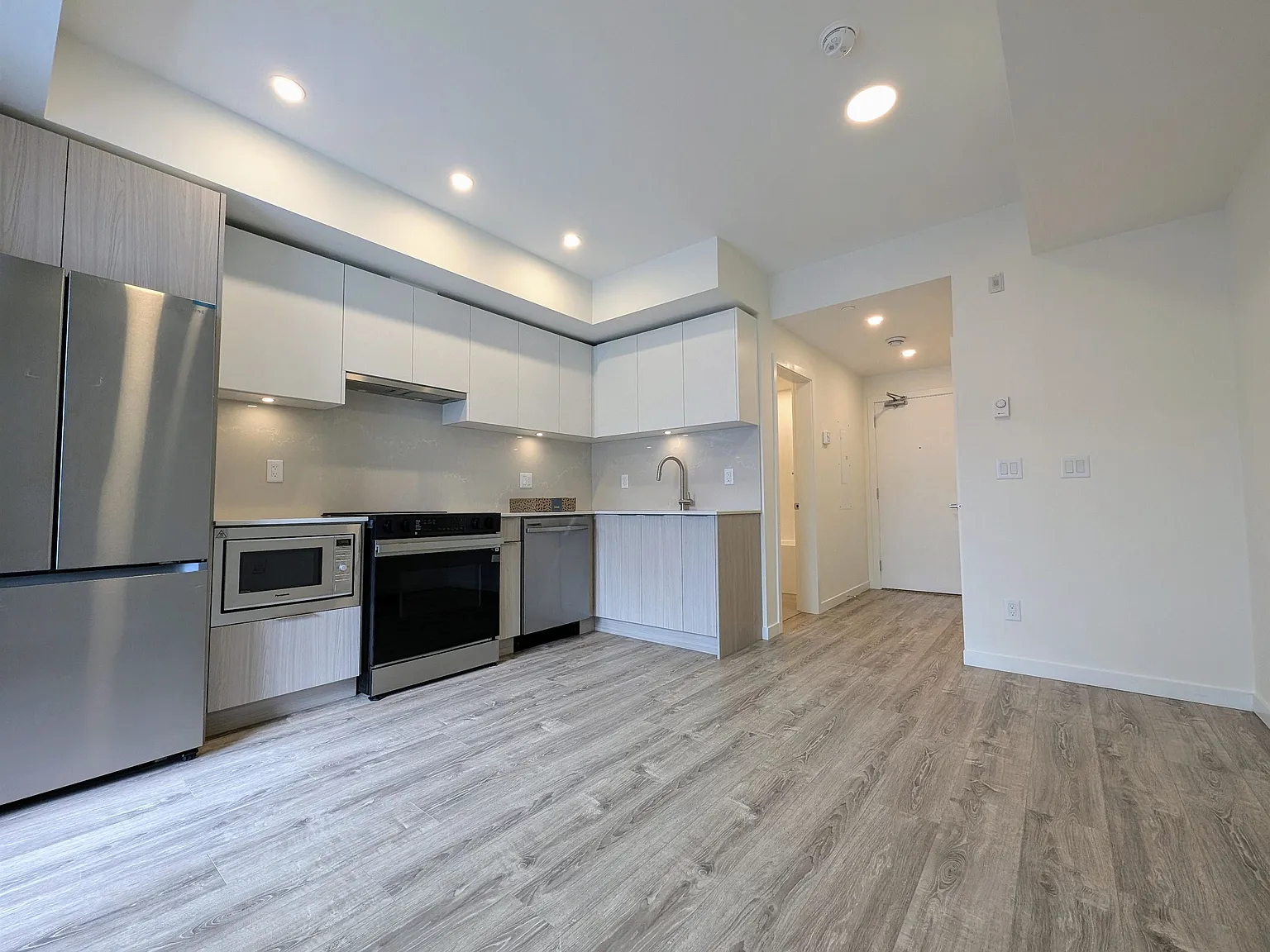 Studio, 308 sqft, $1,600 — Photo 2