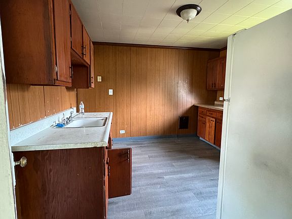 3rd image of 626 29th St #2
