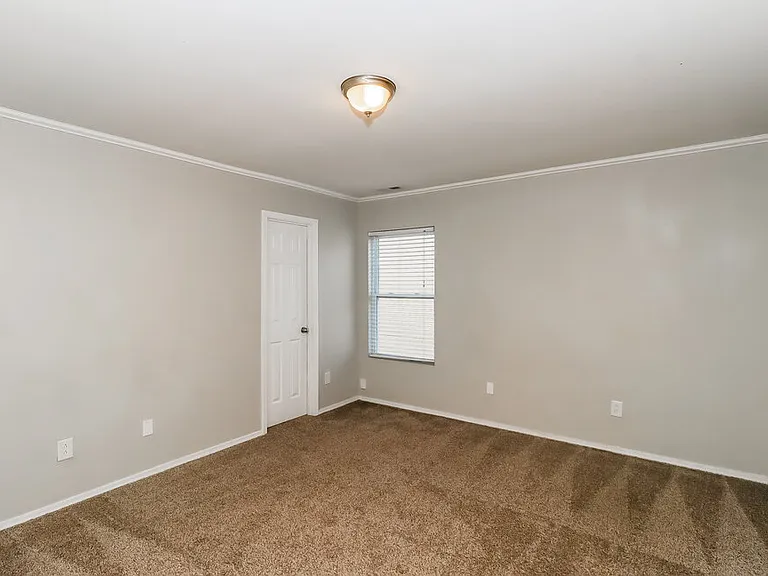941 Silverberry St — Photo 12