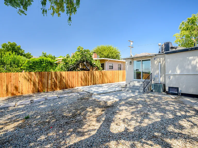 10607 Whitegate Ave — Photo 28