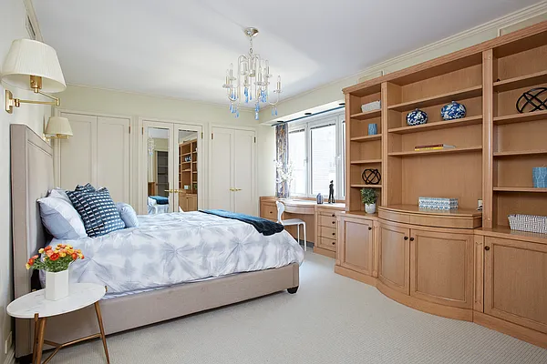 Sold by Compass | media 19