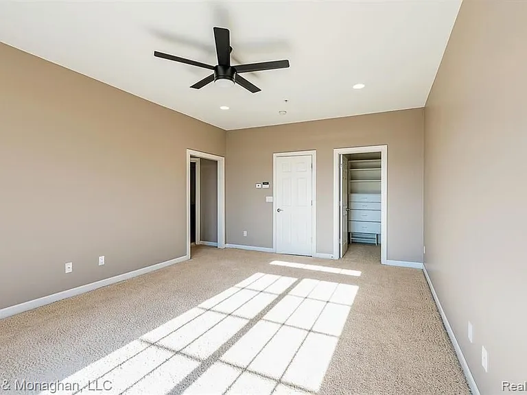2210 Attard — Photo 19