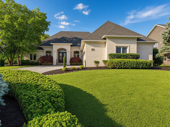 5913 Chartwell Dr, Bargersville, IN 46106