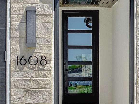 4th image of 1608 S 93rd St