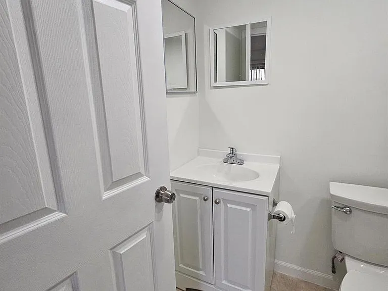 211 E Saxony Ln #211 — Photo 12