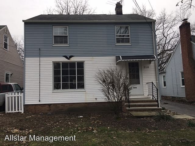 1st image of 210 Columbus St