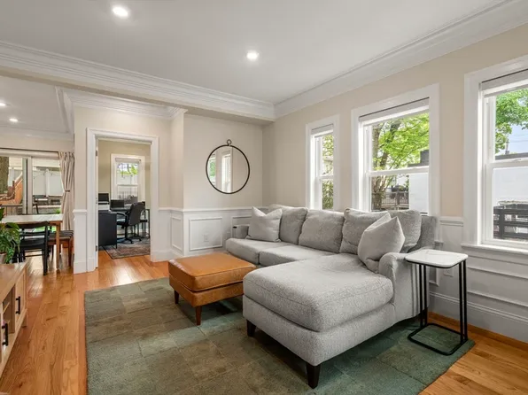 256 Sycamore St #256, Watertown, MA 02472