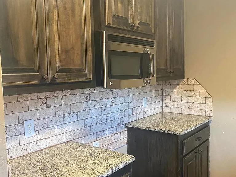 6601 NW Denver Ave — Photo 4