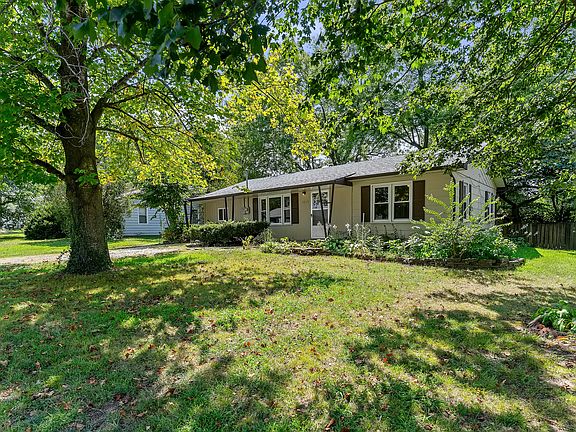 3rd image of 1013 N Albany Avenue