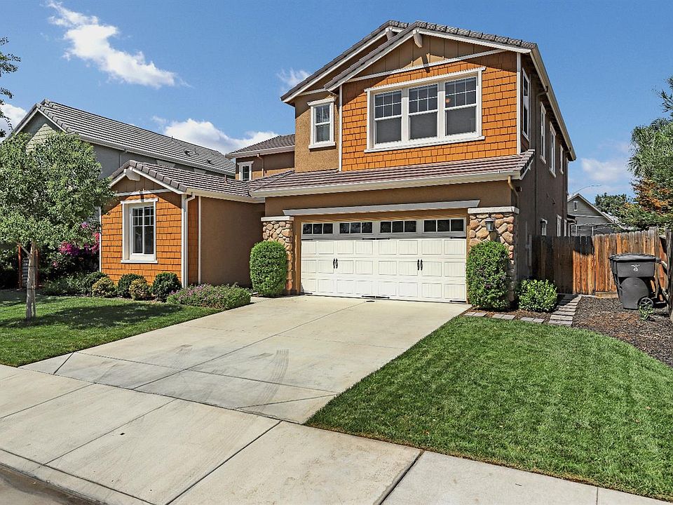 1st image of 779 Yosemite Dr