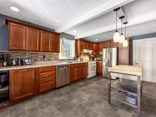 28 Ellsworth St, Medford, MA 02155