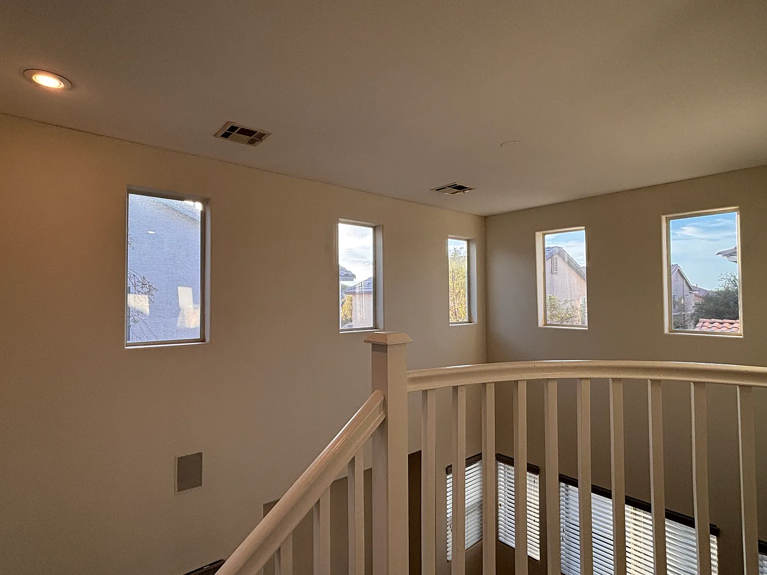 3 bed, 2.5 bath, 1419 sqft, $2,245 — Photo 2